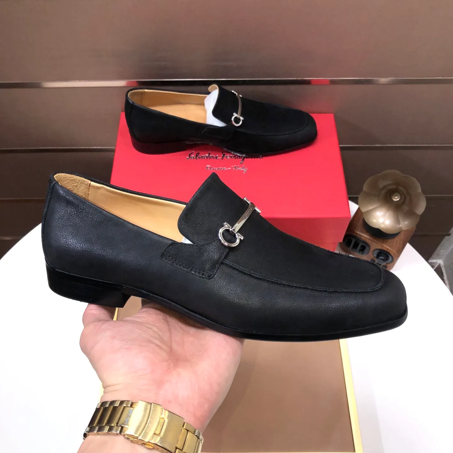 Men's shoes💰580💰【Ferragamo】Official website new product update👏High-quality casual shoes👟Imported first-layer calfskin with official website breathable printed fabric, comfortable and breathable, cowhide lining. Matching code: 38~44 (45 customized, non-refundable)